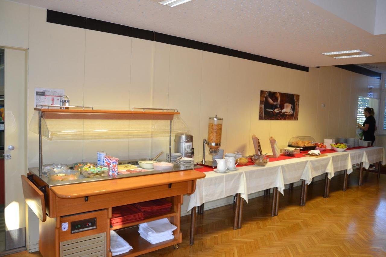Mladinski Dom - Hostel Klagenfurt am Woerthersee Esterno foto